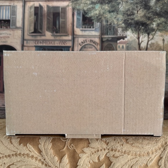 The Girlfriend From AARP Butterfly Ceramic Canisters Set 2 Wood Lids NWOT - Picture 13 of 13